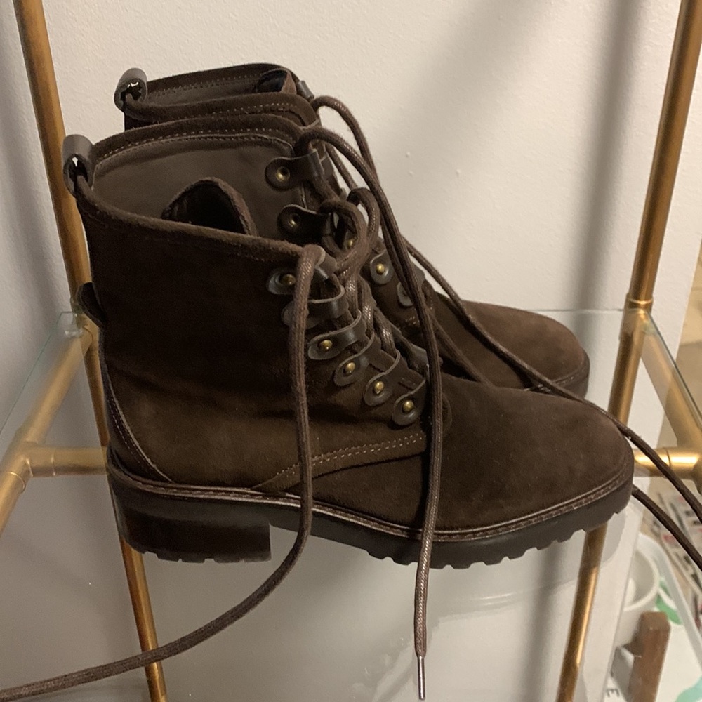 MASSIMO DUTTI combat style suede booties like new